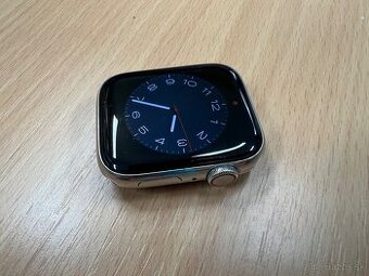 Apple Watch 5 44mm GPS + Cellular, Strieborné nerezové