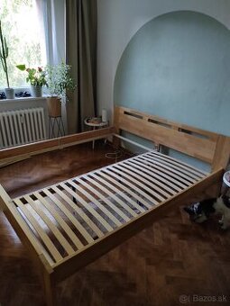 Posteľ buk masiv