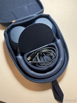 Sony WH-1000XM5 modrá