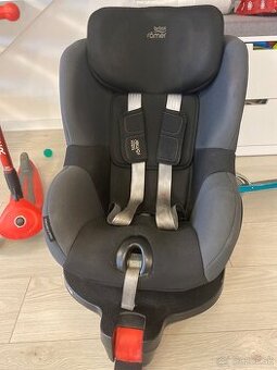 Britax dualfix m i size
