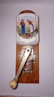 Predám starší francúzsky nástenný mlynček na kávu