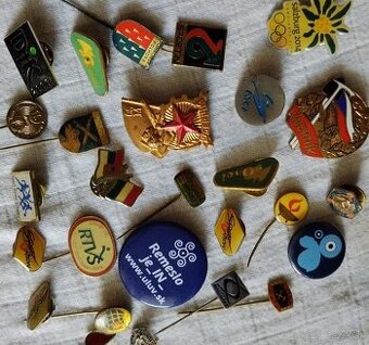 odznaky, kľúčenky