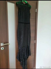 Čierne čipkované spoločenské šaty - 1