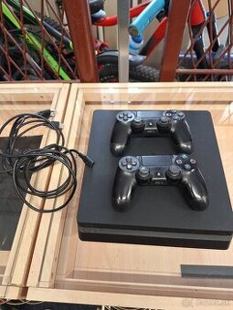 Sony PlayStation 4 Slim 1TB + 2ks ovládače