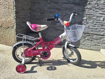 Detský bicykel s pomocnými kolieskami