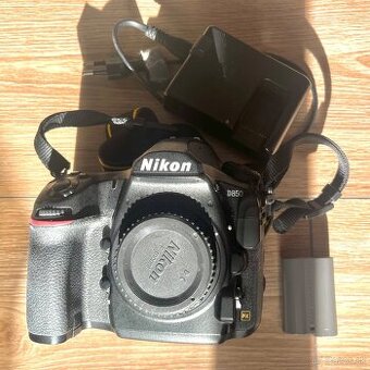 Nikon D850 + krabica, manuál, batéria, nabíjačka TOP STAV
