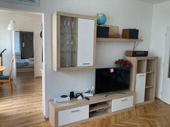 Predáme 2 izb. byt na Chrenová II. v Nitre.