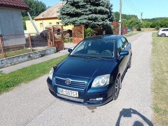 Toyota Avensis limuzina