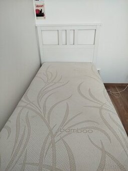 Hemnes postel (IKEA)