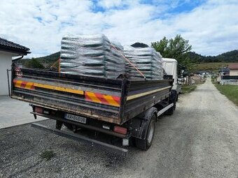 Preprava vyklápačom s hydraulickou rukou