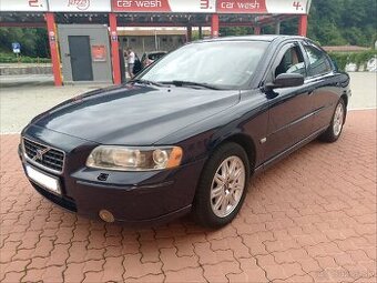Volvo S60 2,4 benzín Facelift manuál