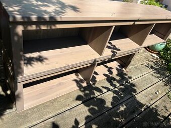 Hemnes nástenné police