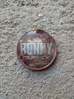 Staršia kovová minca RONNY