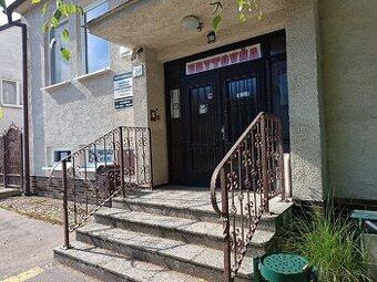 Na predaj výrobno-prevádzkový areál v Plaveckom Petre - 1