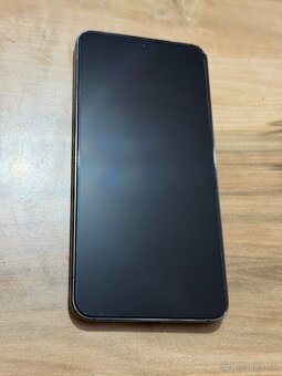 Predám Samsung Galaxy S22 8GB Rám 256GB Black