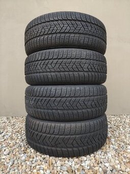 Nové zimné pneu 235/60R18 Pirelli