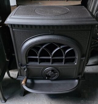 Liatinové kachle Jotul F 3 čierný lak