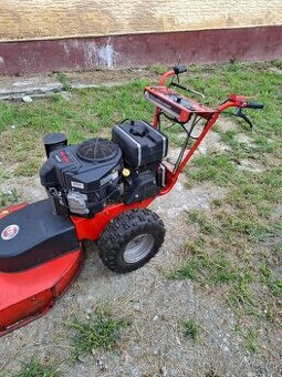 Kosačka na vysoku travu a kroviny