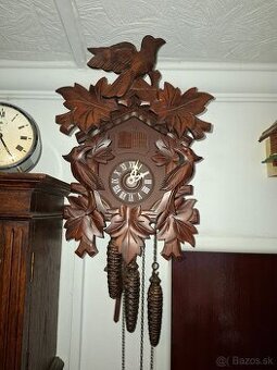 Predám funkčné trojzávažové kukučkové hodiny každú hodinu hr