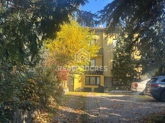 Na predaj dom s tromi bytovými jednotkami na Zobore