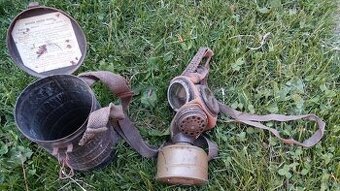 Stará plynová maska, poľské nápisy, neviem