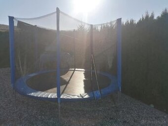 Trampolína