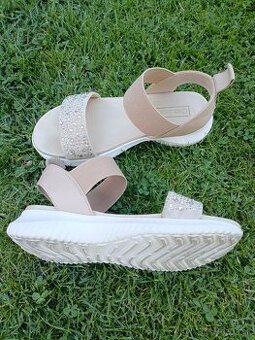 Sandale