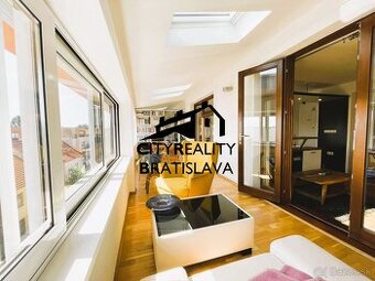 Výnimočný 3-izbový byt s veľkou presklenou terasou v srdci P