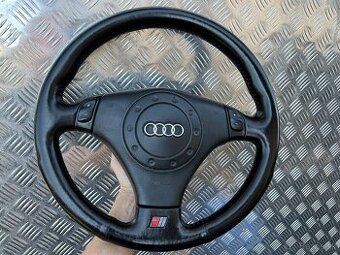 Audi TT S - line 3ramenny volant
