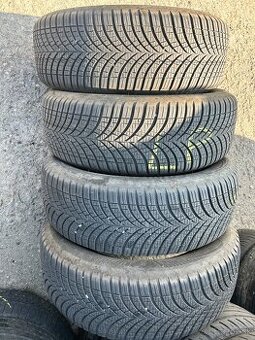 215/60R17 100H Goodyear Vector 4 season