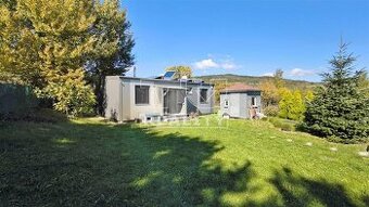 Pozemok pod lesom 1427 m2 - unikátny 4-izbový mobilný...