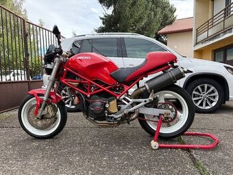 Ducati Monster 750