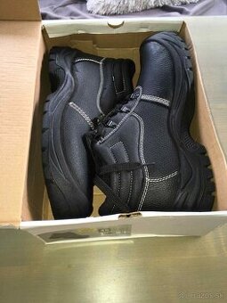 nepouzivane nove pracovne topanky velkost 45