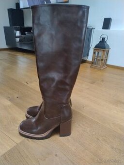 Hnedé čižmy velk.39