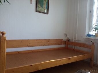 Drevený rám postele 90x200