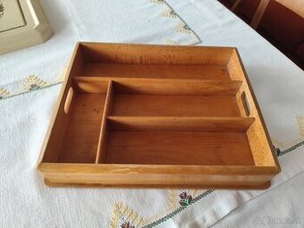 Predám drevený pribornik