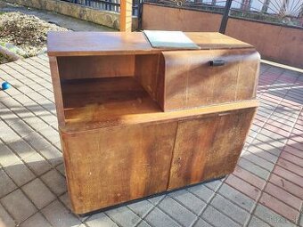 Starožitný nábytok