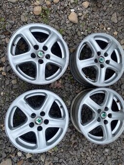 Predám elektrony hliníkové disky 5x100 R15