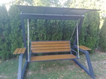 Záhradná hojdačka.