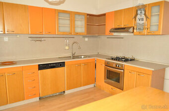 Byt 5+1 s loggiou, sídl. Západ 1, Sp. Nová Ves