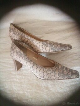 BÉŽOVÉ TALIANSKE LODIČKY