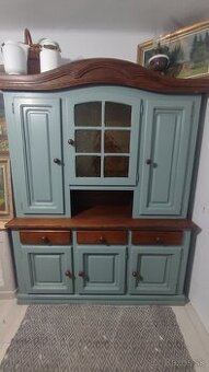 zrenovovany pribornik kredenc na chalupu