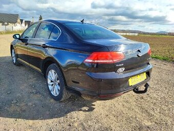 Rozpredám Passat B8 2.0tdi Sedan 360 kamera