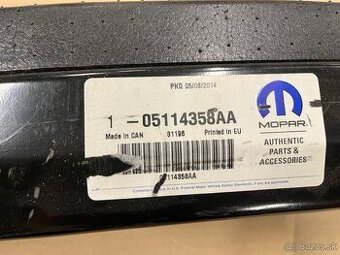 Vyztuhy naraznika Jeep Grand Cherokee, Chrysler Voyager