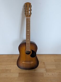 7-strunová gitara - pod reštaurovanie