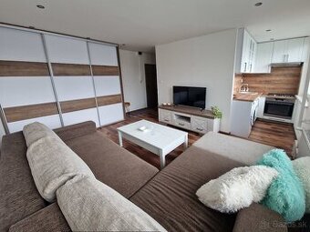 Prenájom zariadeného 1 izbového bytu Nad Jazerom