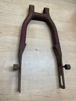 Zadna vidlica Jawa 250 350 Kyvacka Panelka