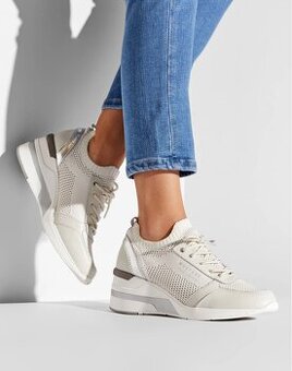 Klinové tenisky Mustang, veľkosť 38