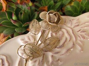 Ponúkam krásnu starú striebornú filigránovú brošňu Ruža, zna