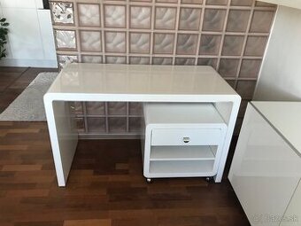 Písaci stôl s kontajnerom